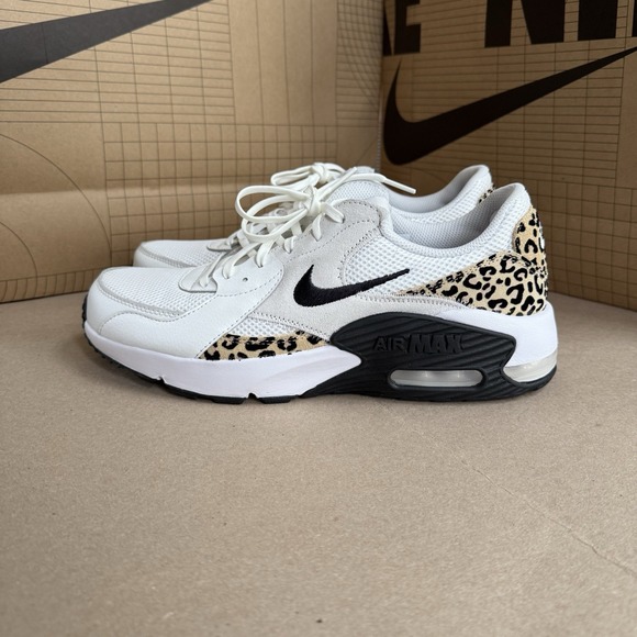 Nike Women's Air Max Excee LEOPARD - HQ2115 100 - White / Black Size Women's 11 - Picture 6 of 9